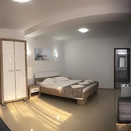 Casa Eden Pensiune Jupiter